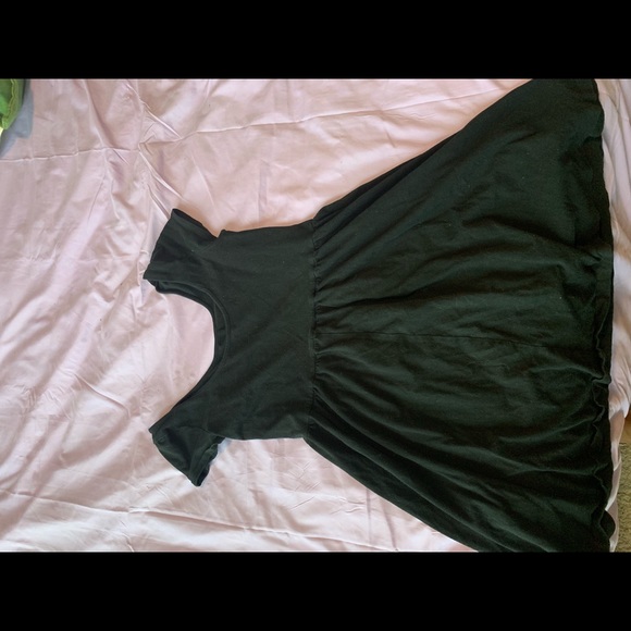 Multiple dresses - Picture 7 of 7